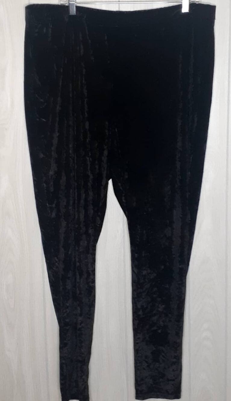 Ladies Torrid Black Velvet Leggings Size 4 Holidays Events